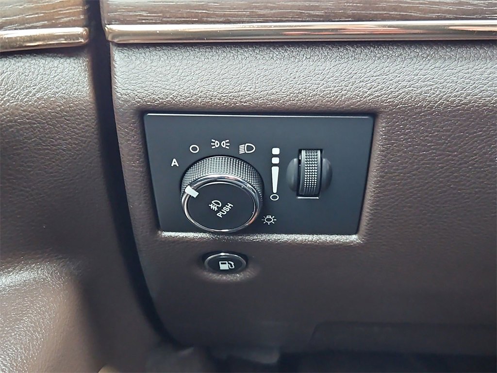 Certified 2017 Jeep Grand Cherokee Summit w/ Skid Plate Group image 18