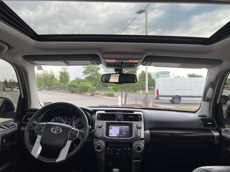 Used 2018 Toyota 4Runner Limited AWD/4WD image 33