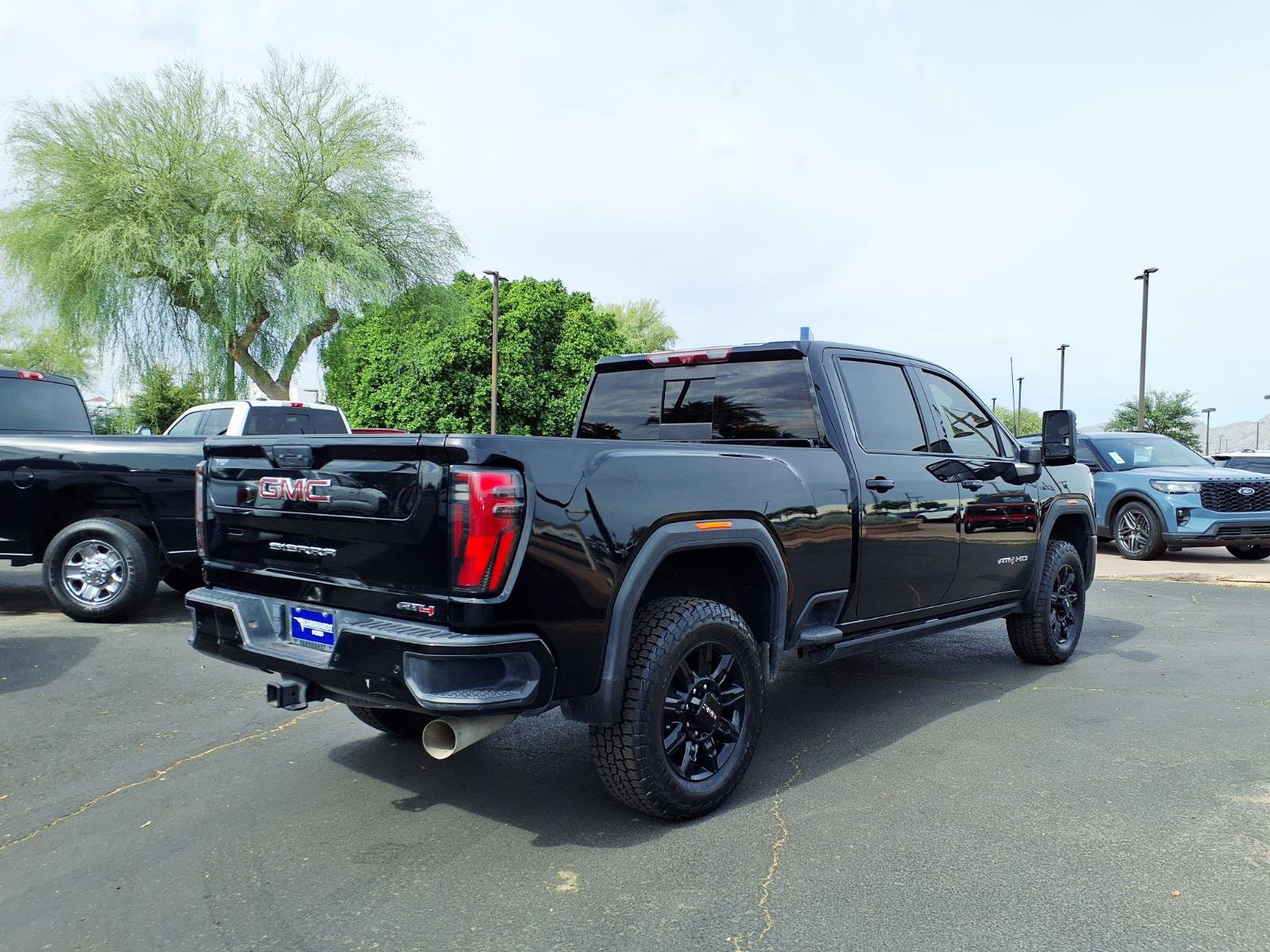 Used 2024 GMC Sierra 2500 AT4 w/ AT4 Premium Plus Package AWD/4WD image 6
