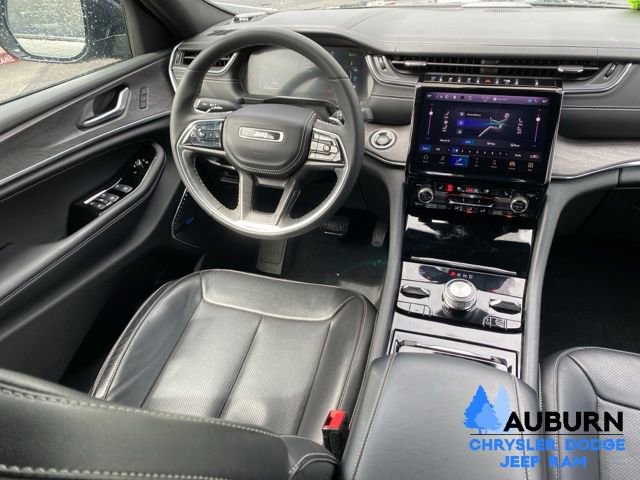 Used 2023 Jeep Grand Cherokee Overland AWD/4WD image 27