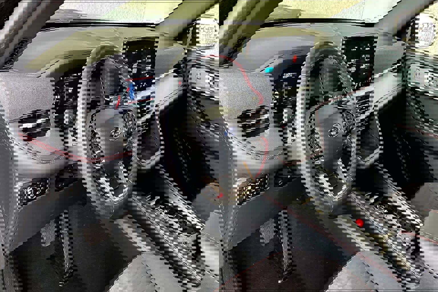 Certified 2025 Ford Explorer ST-Line w/ ST-Line Street Pack image 17