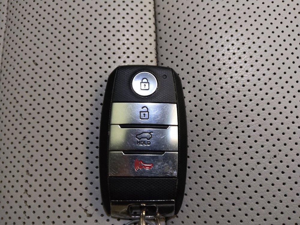 Used 2017 Kia Sorento SX image 32