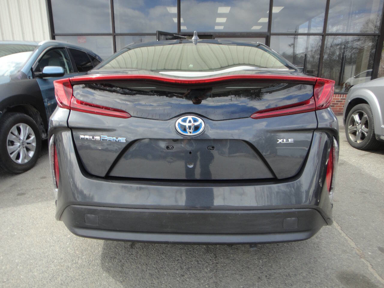 Used 2018 Toyota Prius Prime Advanced w/ Carpet Mat Package image 5