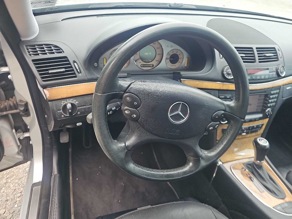 Used 2008 Mercedes-Benz E 550 Sedan image 9