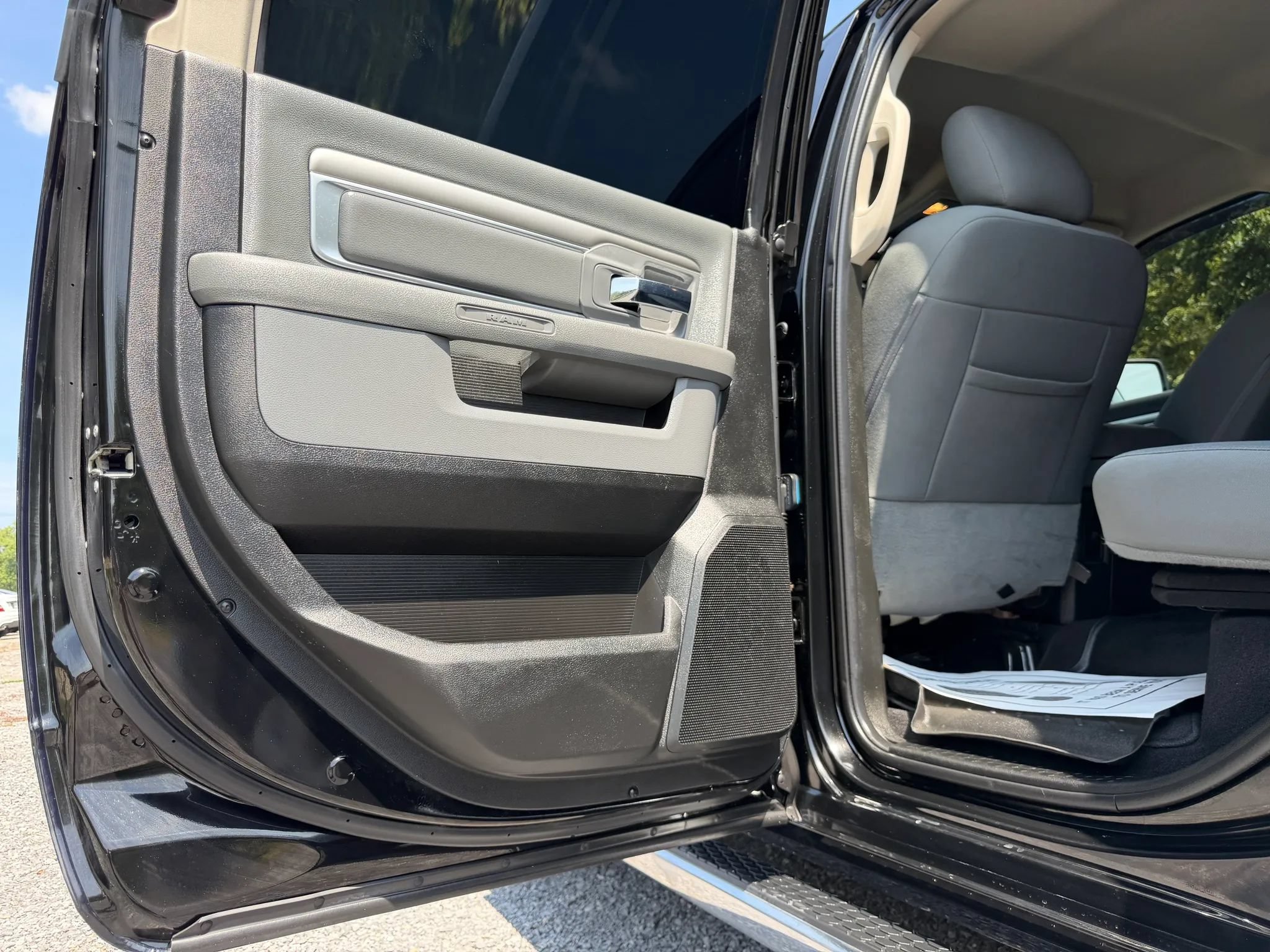 Used 2020 RAM 1500 Classic SLT w/ Luxury Group AWD/4WD image 27