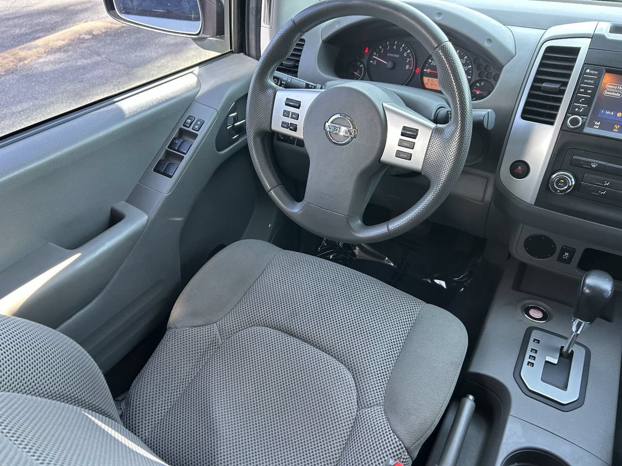 Certified 2021 Nissan Frontier SV RWD image 14