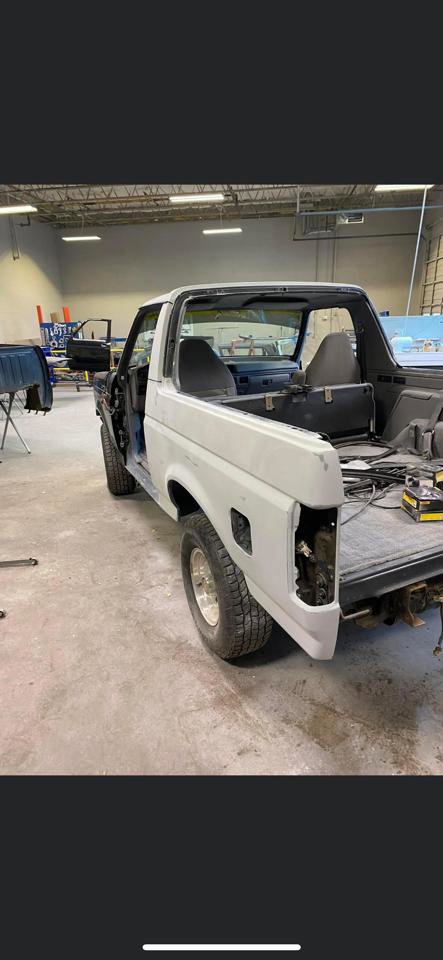 Used 1995 Ford Bronco XLT AWD/4WD image 17