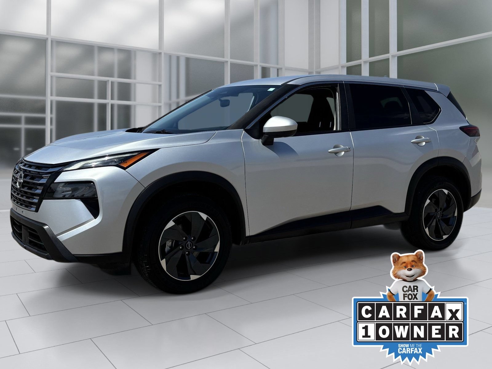 Used 2025 Nissan Rogue SV AWD/4WD image 2