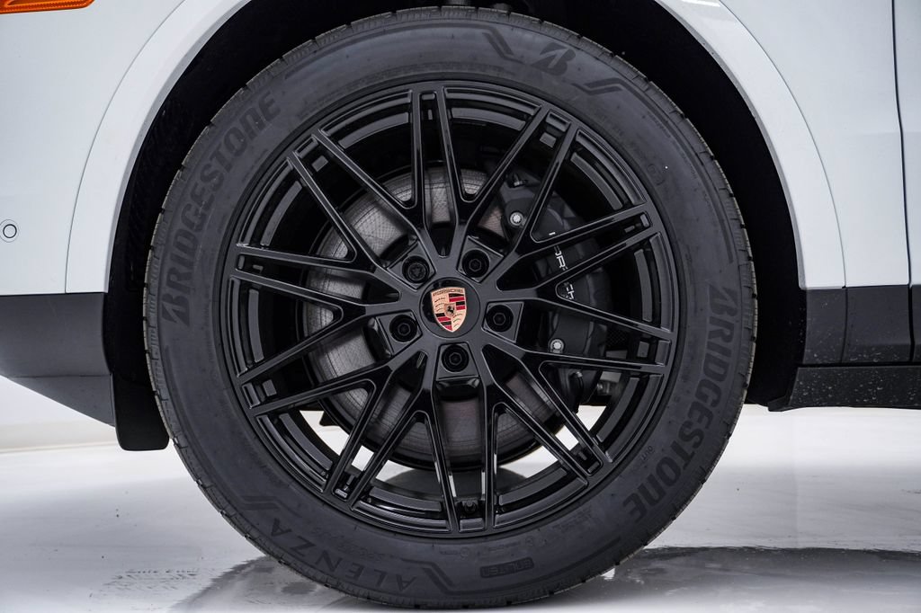 New 2026 Porsche Cayenne Coupe AWD/4WD image 13