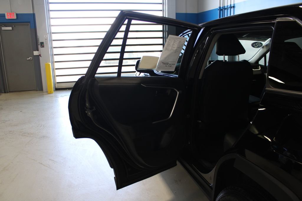 Used 2023 Toyota RAV4 LE AWD/4WD image 15