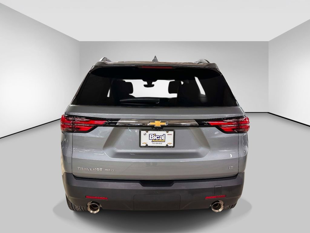 Used 2023 Chevrolet Traverse LT w/ LT Premium Package image 4