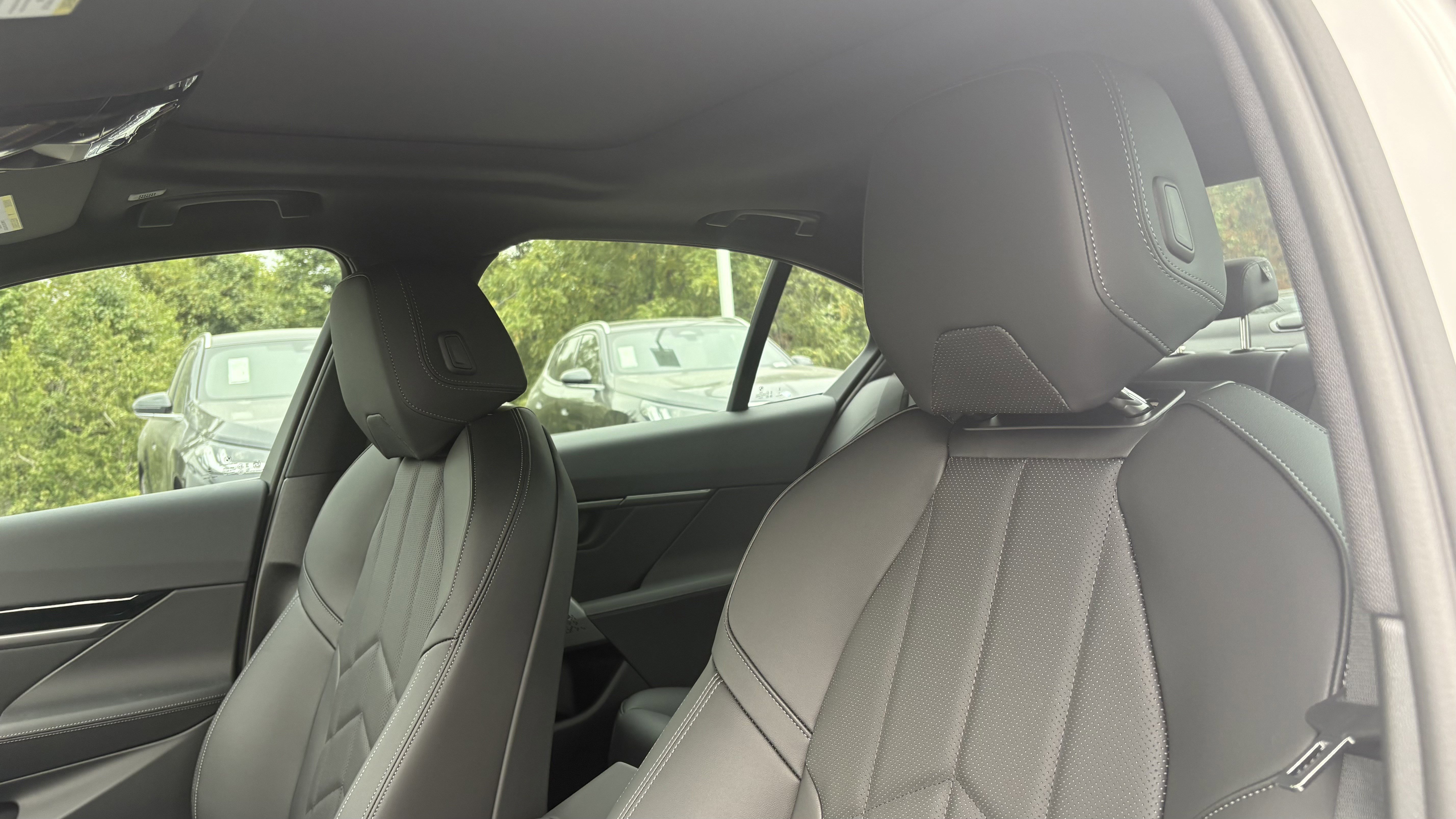 Used 2026 BMW 530i xDrive w/ M Sport Package image 15