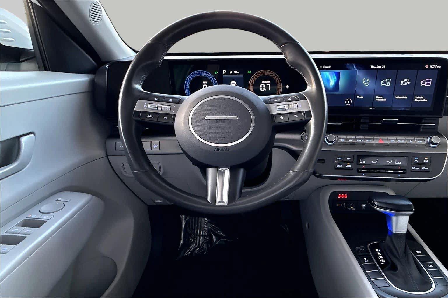 Used 2025 Hyundai Kona SEL AWD/4WD image 6