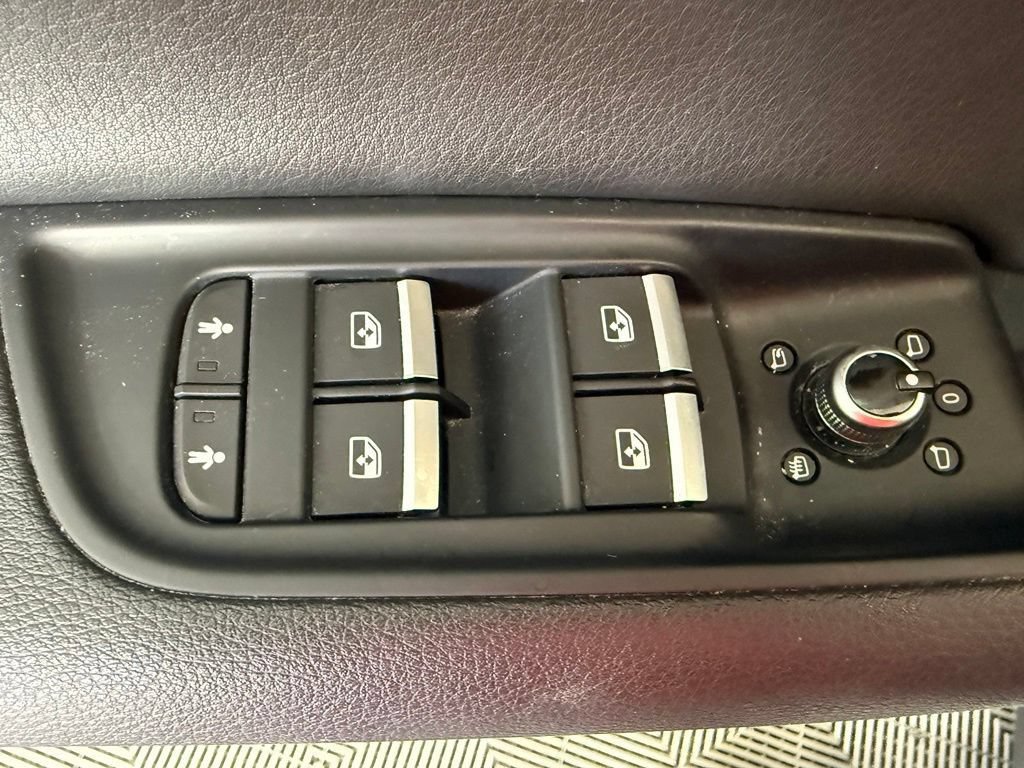 Used 2019 Audi Q7 3.0T Premium Plus w/ Premium Plus Package AWD/4WD image 32