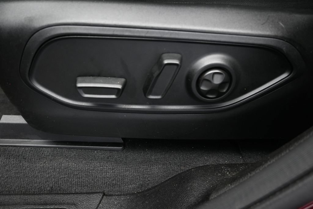 Used 2023 Jeep Grand Cherokee L Limited RWD image 22