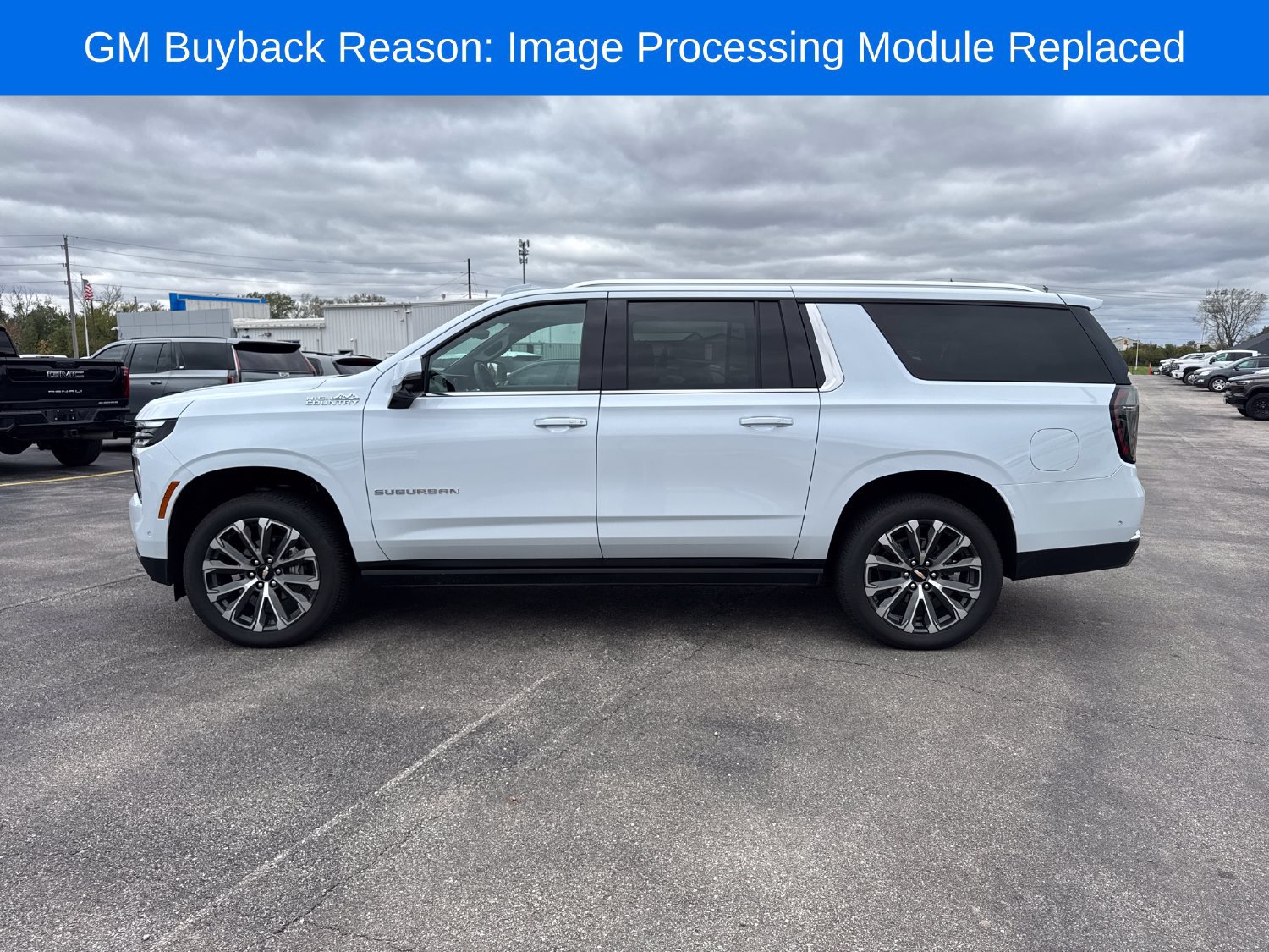 Used 2026 Chevrolet Suburban High Country AWD/4WD image 2