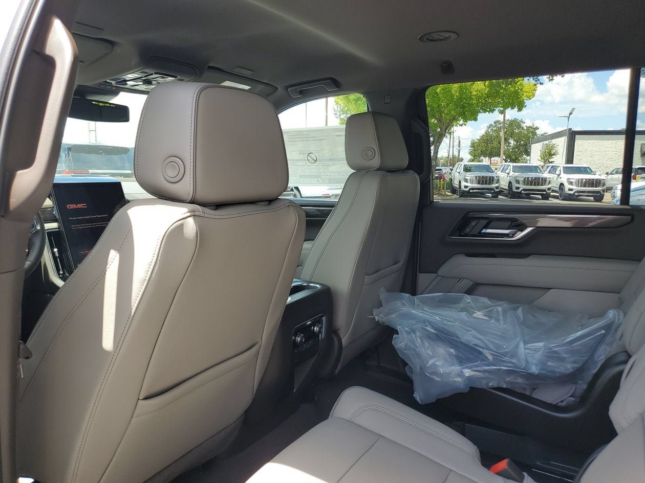 New 2026 GMC Yukon XL Elevation RWD image 10