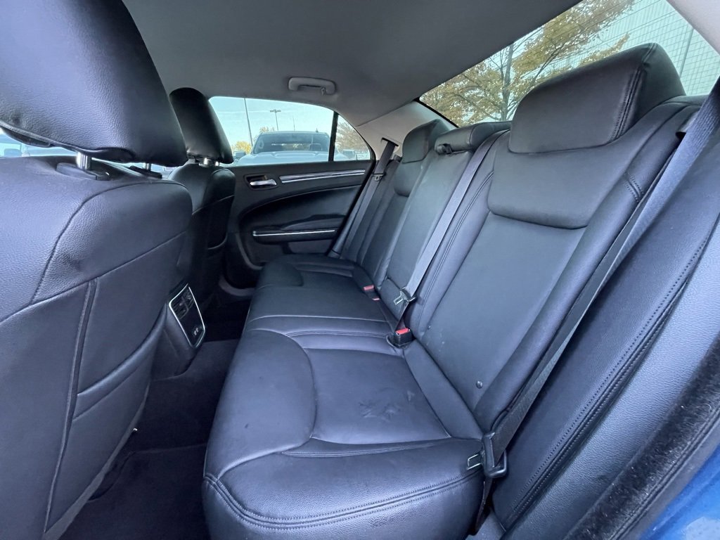 Used 2022 Chrysler 300 Touring w/ Sport Appearance Package image 27