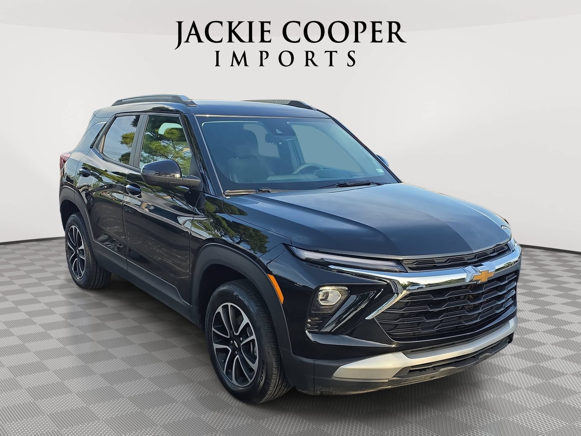 Used 2025 Chevrolet TrailBlazer LT AWD/4WD image 3