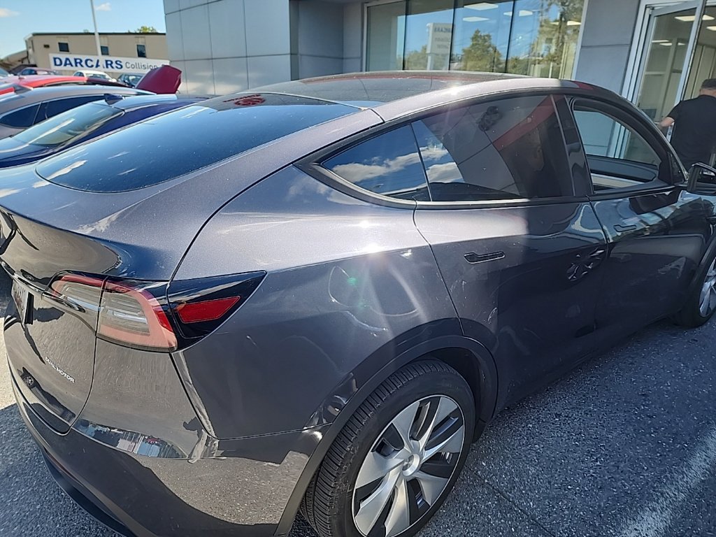 Used 2024 Tesla Model Y Long Range AWD/4WD image 3