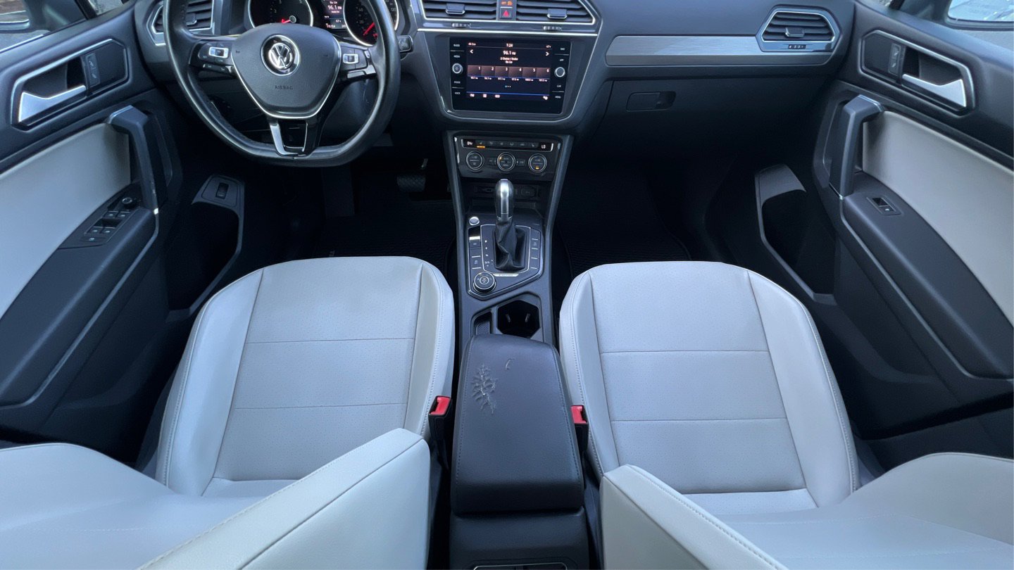 Used 2018 Volkswagen Tiguan SEL w/ 3rd Row Seat Package AWD/4WD image 30