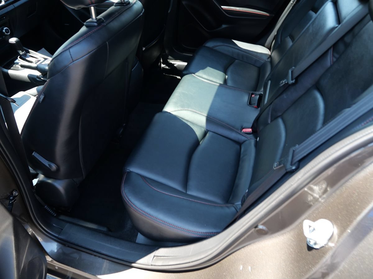 Used 2016 MAZDA MAZDA3 i Grand Touring FWD image 18