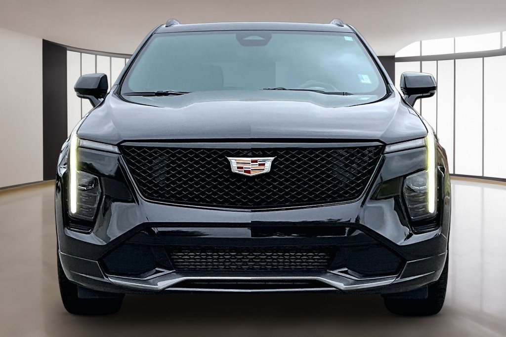 Used 2024 Cadillac XT4 Sport FWD image 3