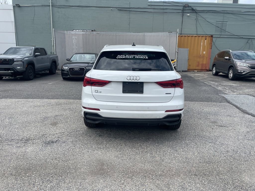 Used 2025 Audi Q3 2.0T Premium w/ Convenience Package image 5