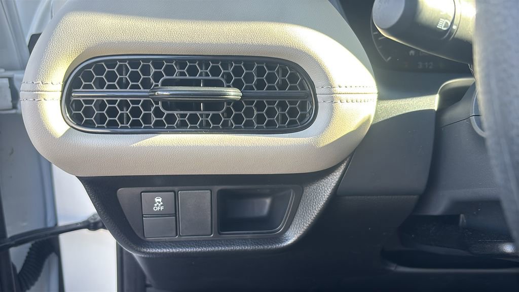 Used 2025 Honda HR-V LX image 16