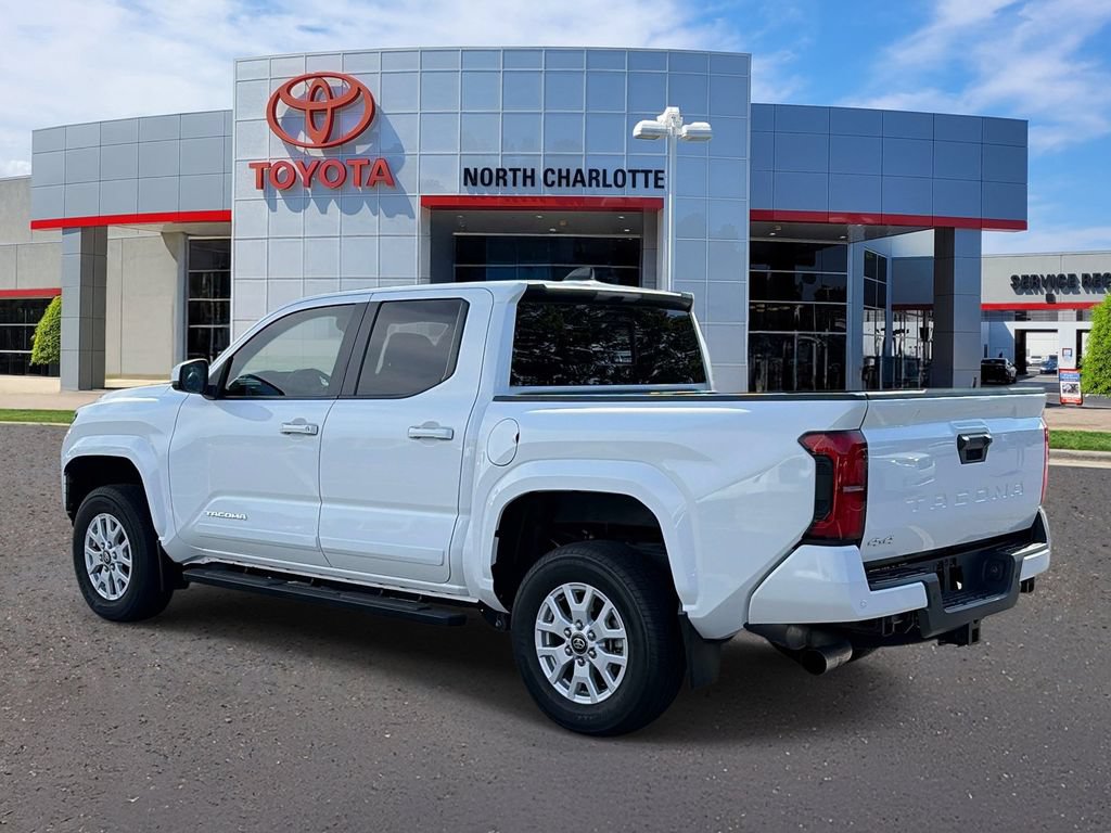 Used 2024 Toyota Tacoma SR5 AWD/4WD image 6