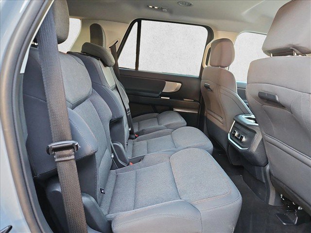 Used 2025 Ford Expedition Active RWD image 17