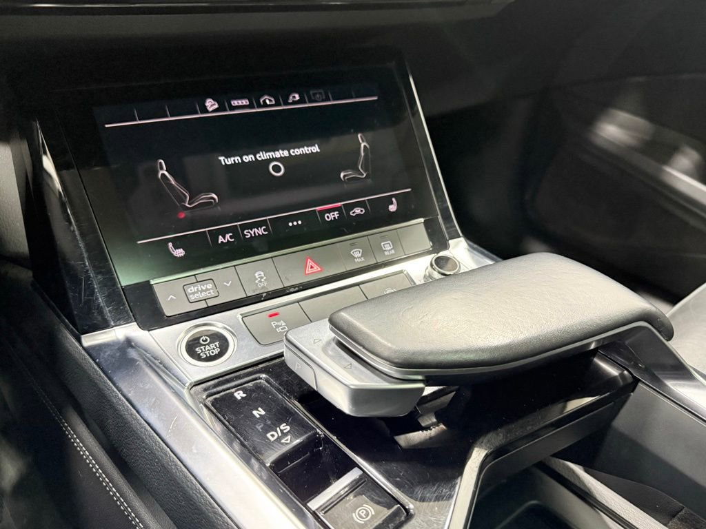Used 2021 Audi e-tron Premium w/ Convenience Plus Package image 30