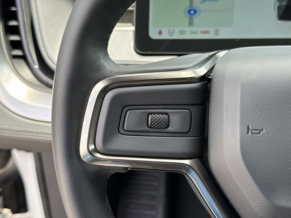 Used 2025 Rivian R1S Adventure AWD/4WD image 37