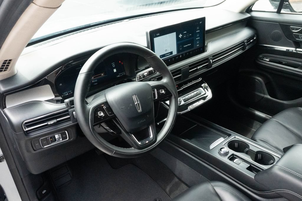 Used 2023 Lincoln Corsair FWD w/ Equipment Group 101A image 3