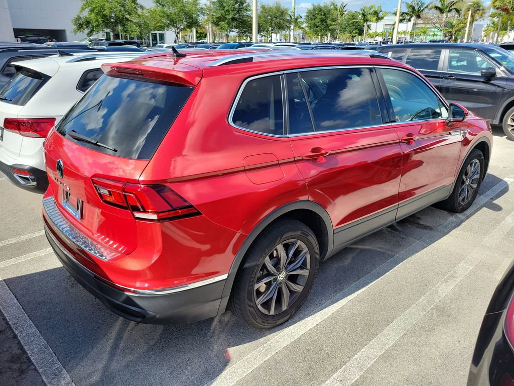 Used 2023 Volkswagen Tiguan SE FWD image 2