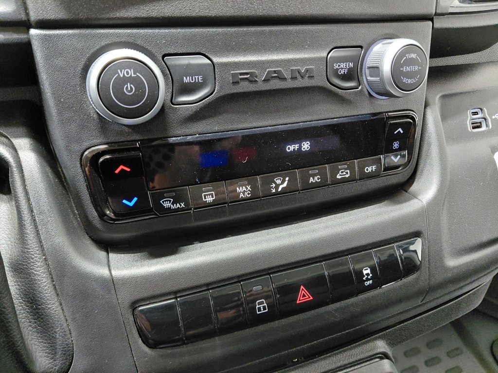 Used 2025 RAM ProMaster 2500 w/ U-Haul Equipment Group FWD image 30