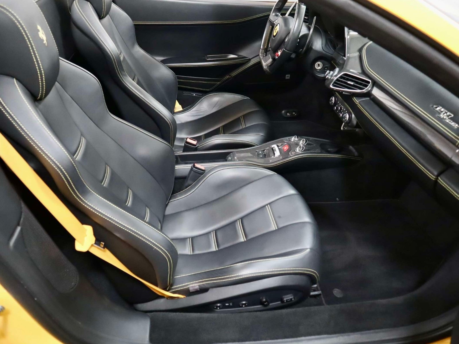 Used 2013 Ferrari 458 Spider RWD image 15