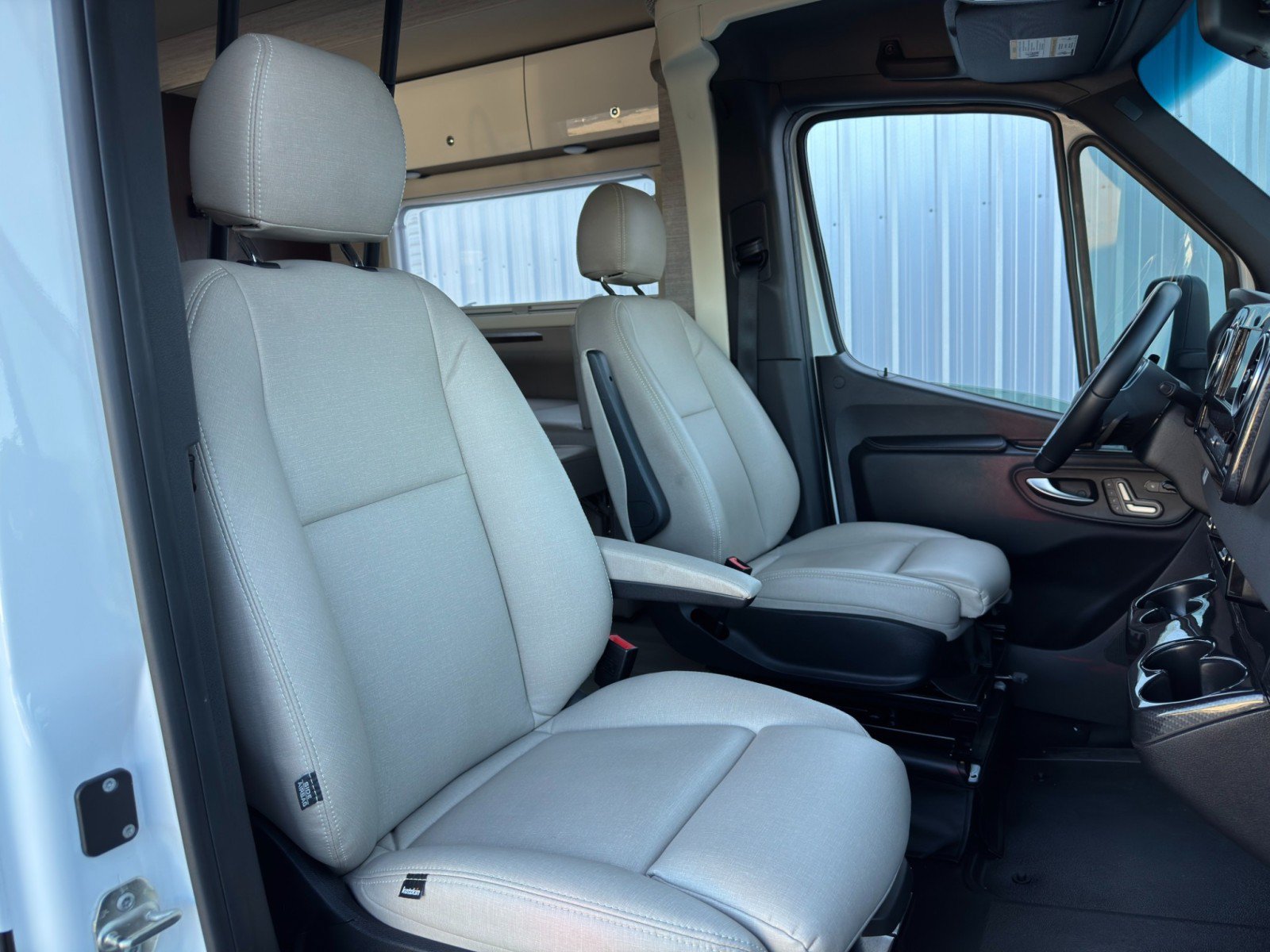 Used 2021 Mercedes-Benz Sprinter 3500 w/ Acoustic Package image 33