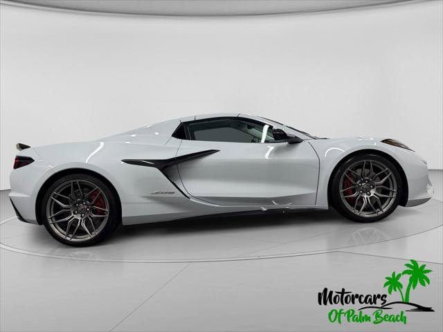 Used 2023 Chevrolet Corvette Z06 w/ Chrome Exterior Badge Package RWD image 6