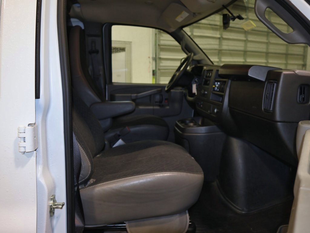 Certified 2024 Chevrolet Express 2500 Work Van w/ Driver Convenience Package image 17