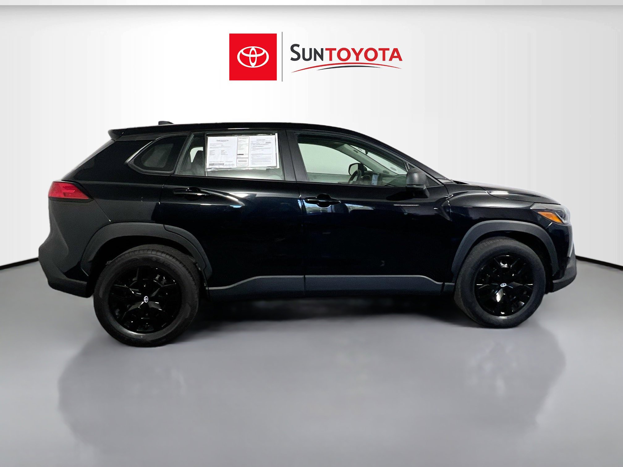 Used 2024 Toyota Corolla Cross L FWD image 2