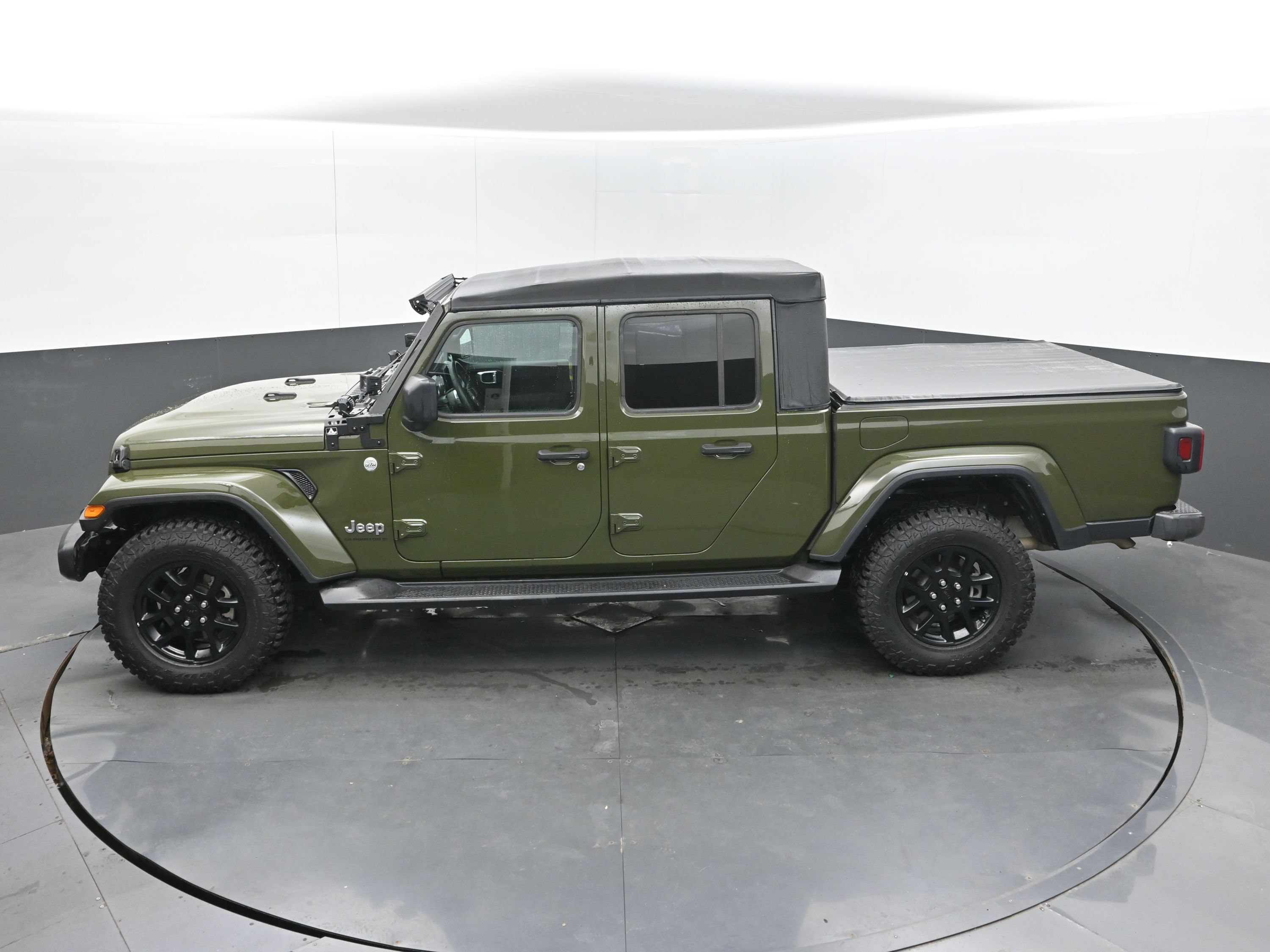 Used 2023 Jeep Gladiator Overland AWD/4WD image 34