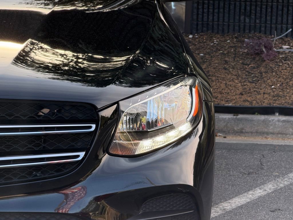 Used 2019 Mercedes-Benz GLC 300 4MATIC image 5