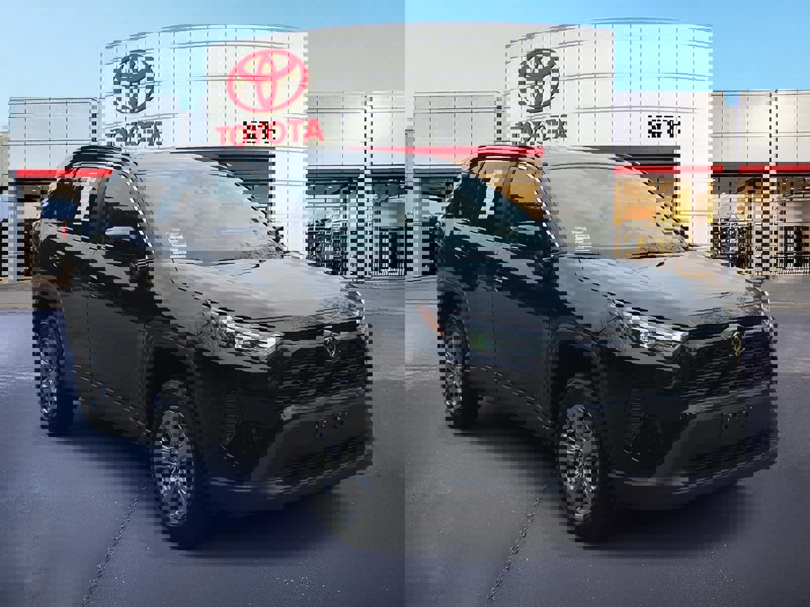 Used 2024 Toyota RAV4 XLE image 3