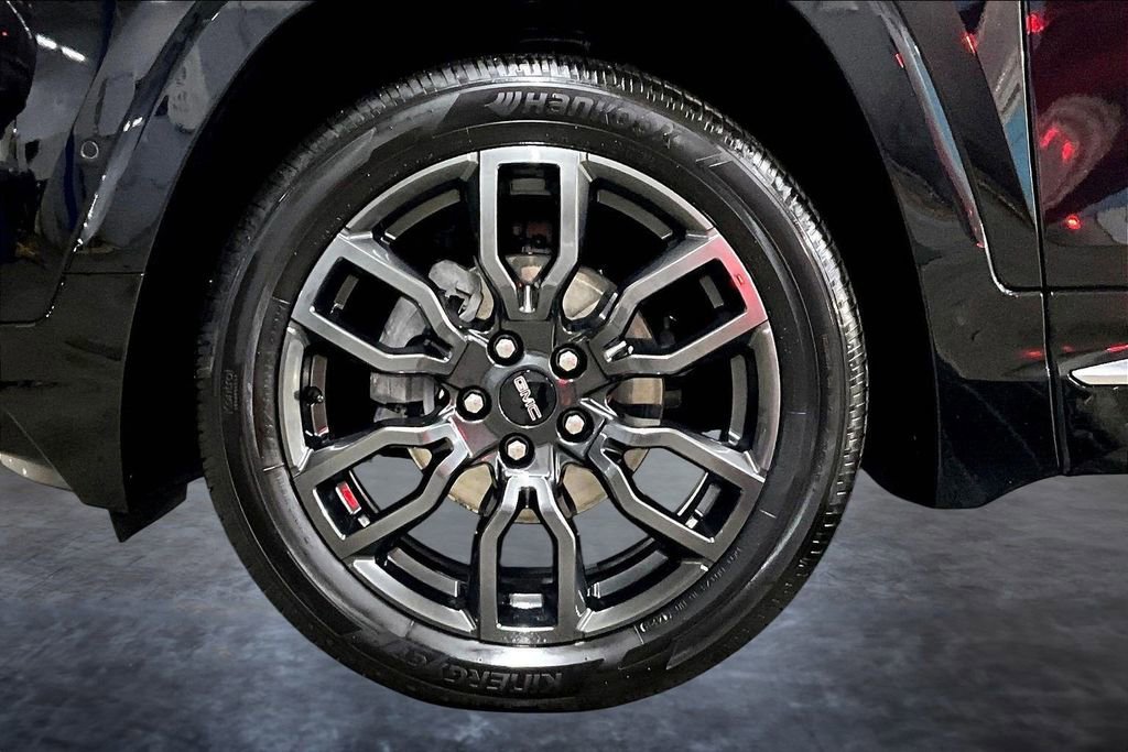 Used 2024 GMC Terrain Denali w/ Black Diamond Edition AWD/4WD image 34