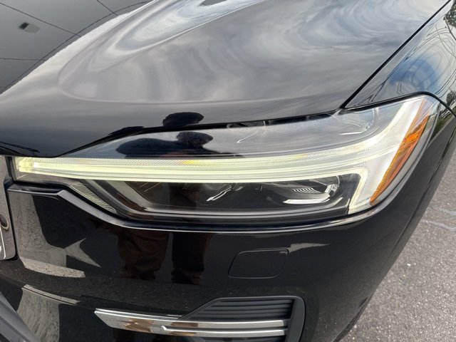 Certified 2022 Volvo XC60 B5 Momentum w/ Advanced Package image 9