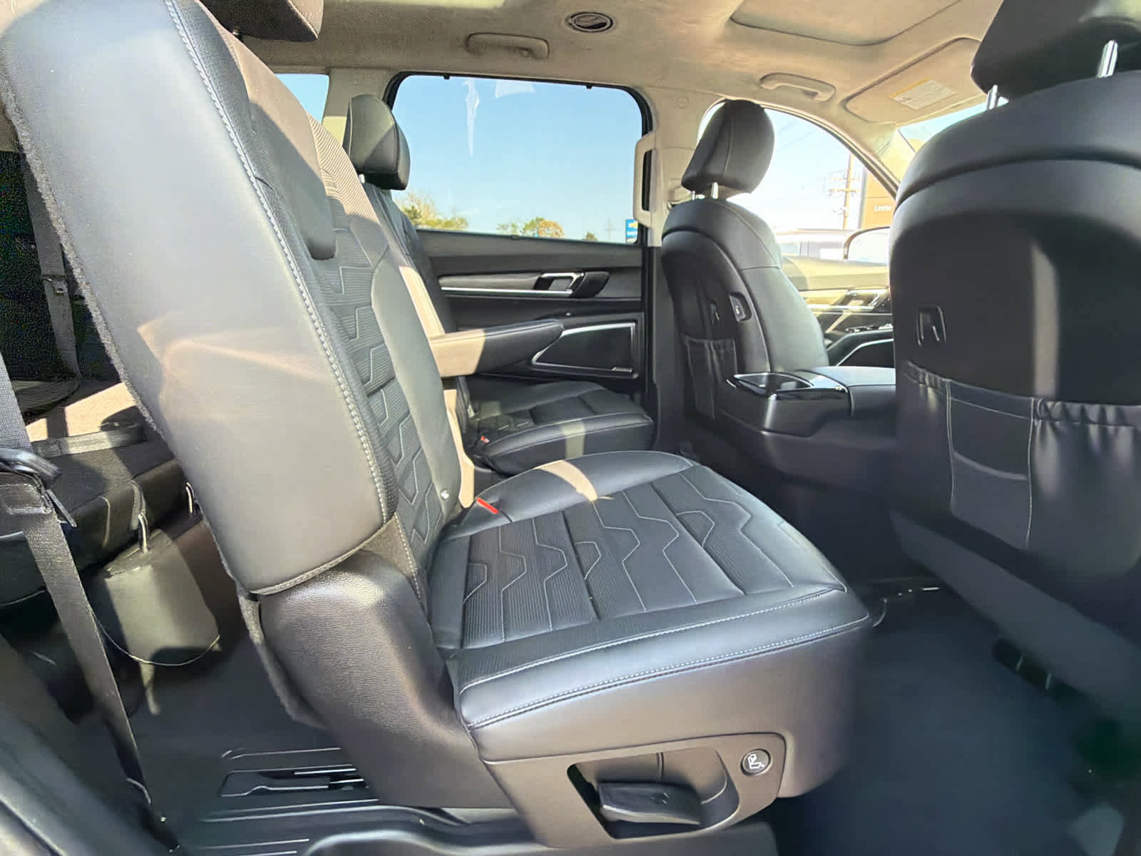 Used 2022 Kia Telluride SX w/ SX Prestige Package AWD/4WD image 23