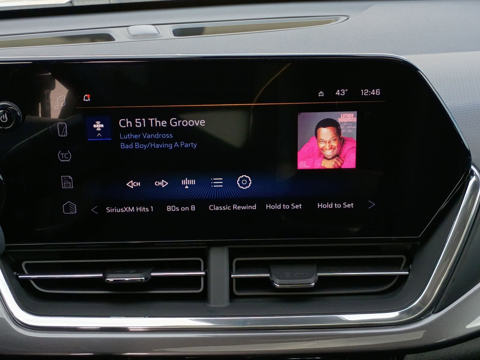 New 2026 Chevrolet Trax ACTIV w/ Sunroof Package image 32