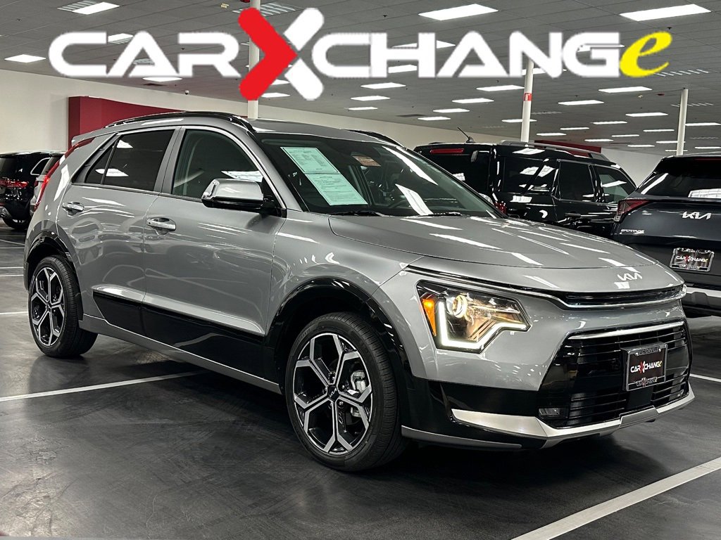 Used 2023 Kia Niro EX Touring video 1