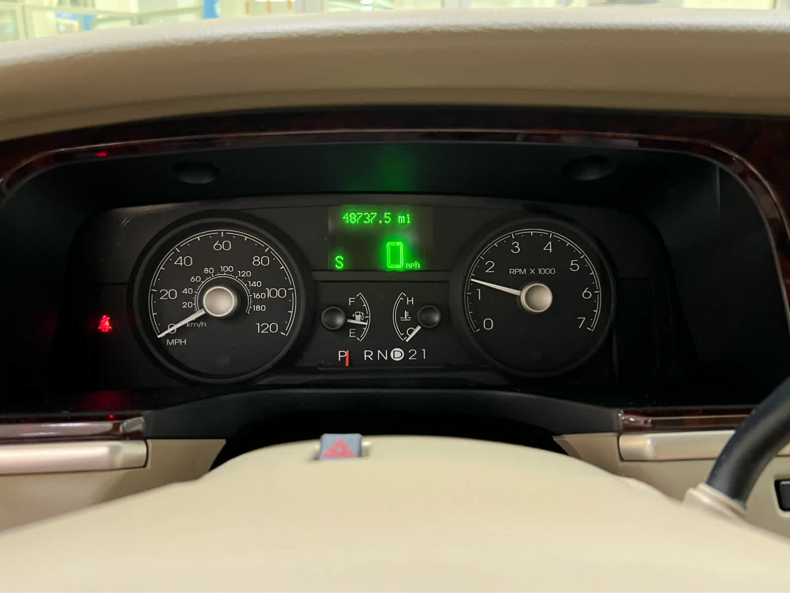 Used 2006 Lincoln Town Car Signature Limited RWD image 16